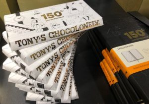 De Bijenkorf 150 jaar cadeau Tony's Chocolonely