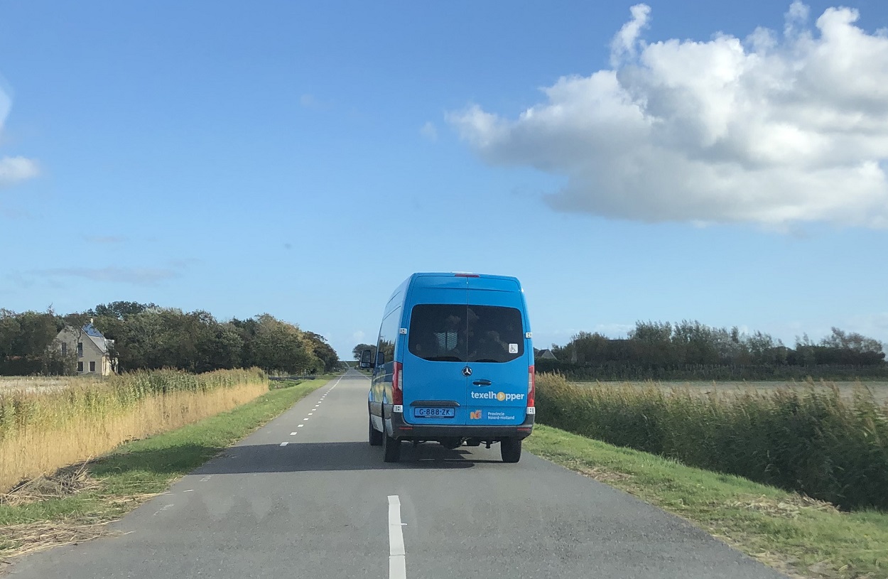 Texel hopper, Texel by public transport