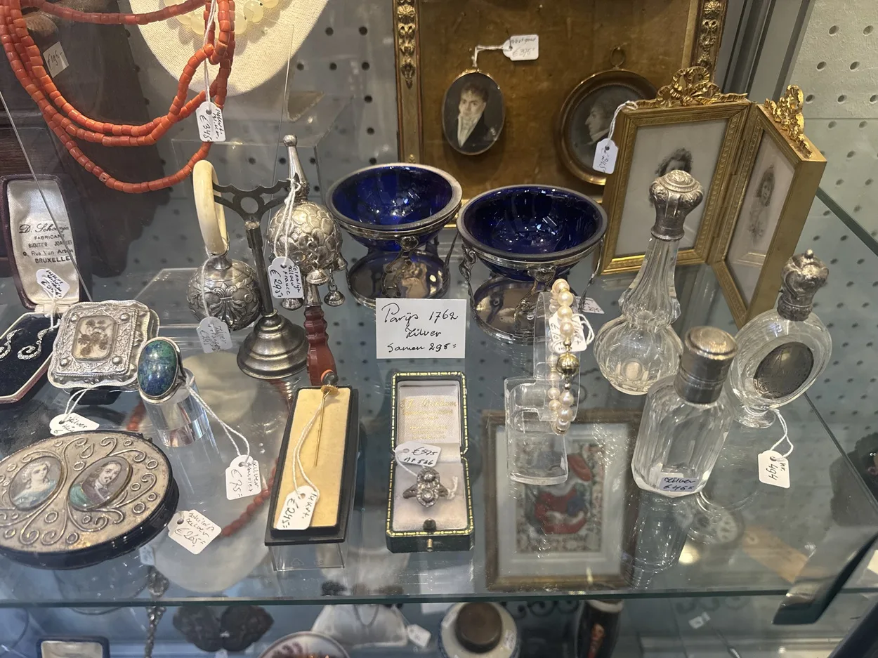 Antique shopping Amsterdam