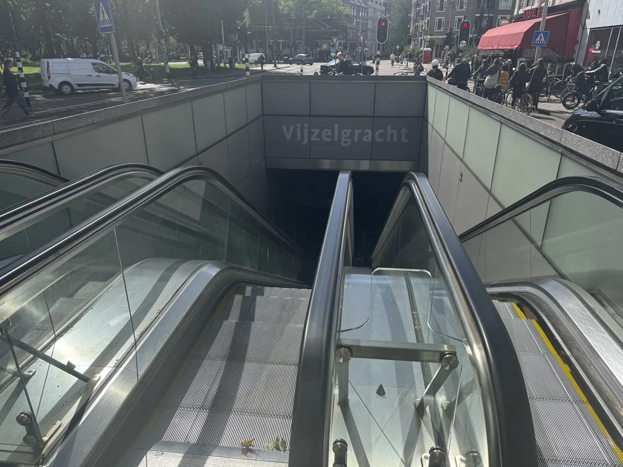 Vijzelgracht metro stop Amsterdam